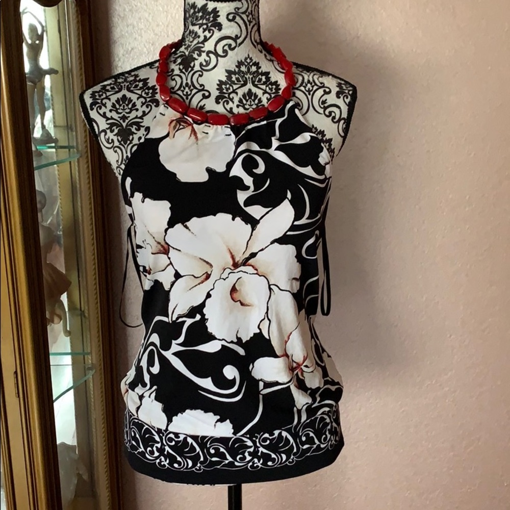 White and Black top.Size S.